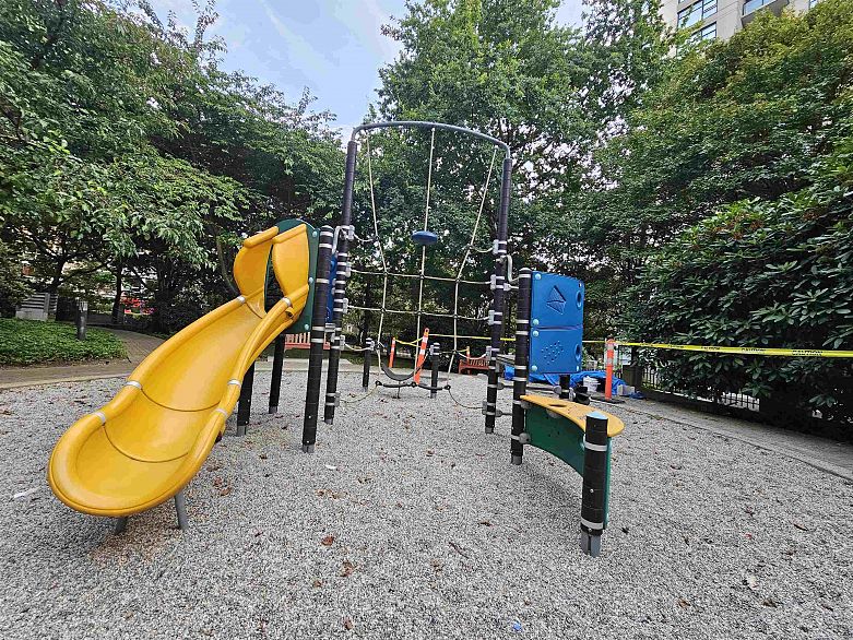 905 3660 Vanness Avenue