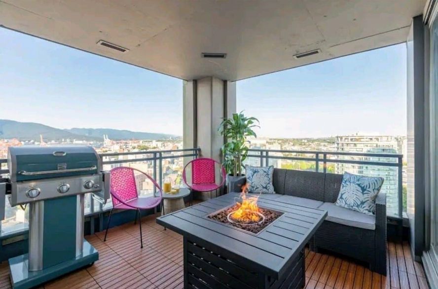 2503 183 Keefer Place