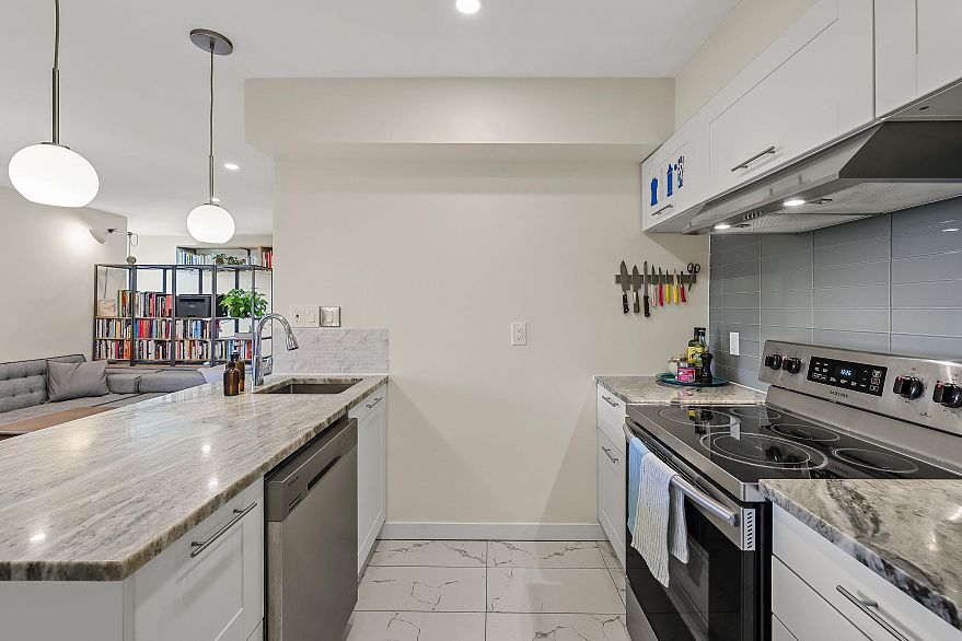 401 16 Lakewood Drive