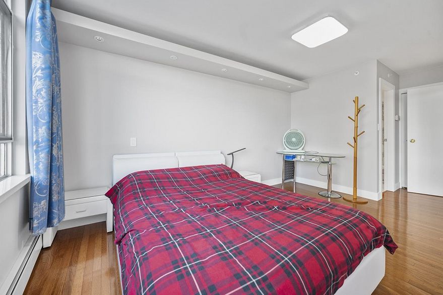 PH1003 1288 Marinaside Crescent