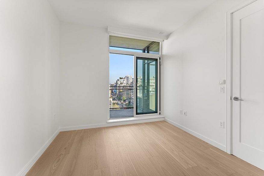 1104 181 W 1st Avenue