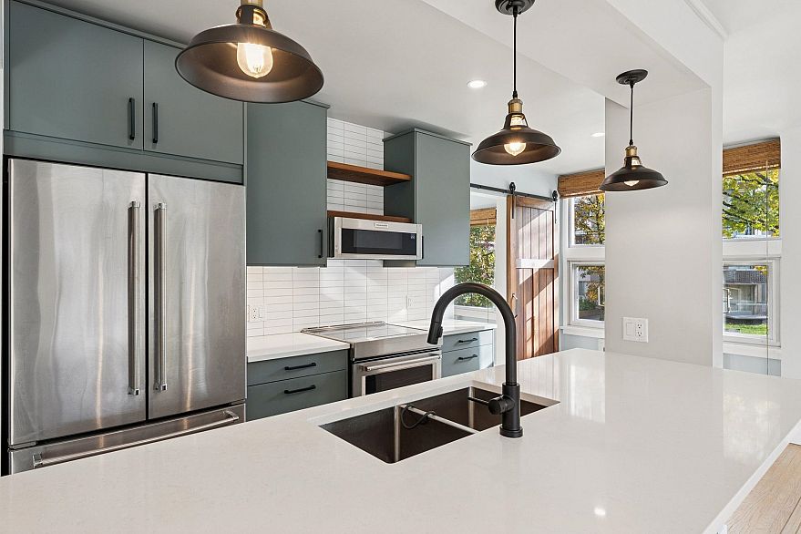 103 2776 Pine Street