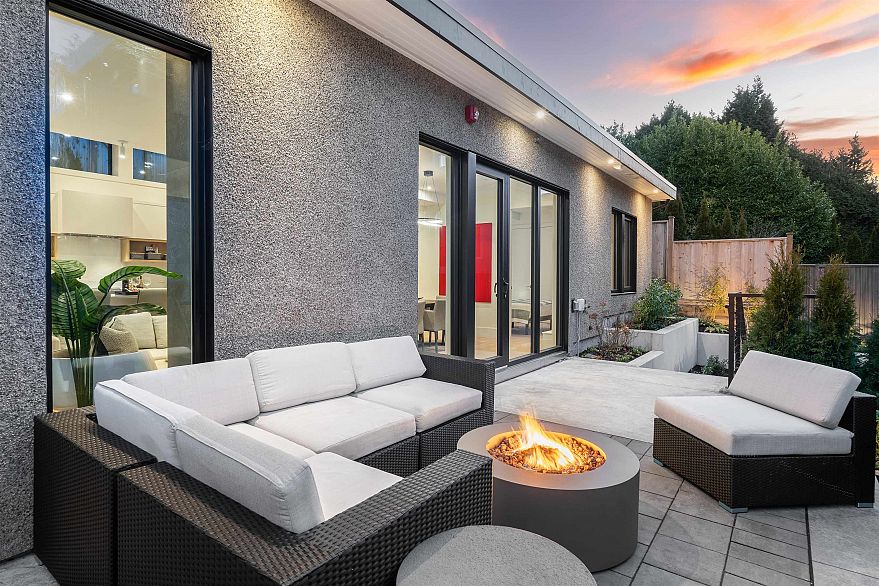 4346 Locarno Crescent