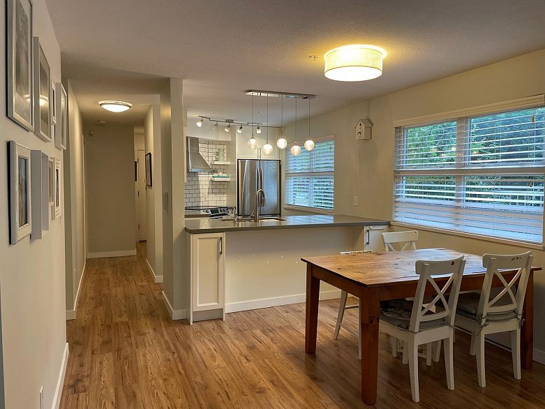 102 3008 Willow Street