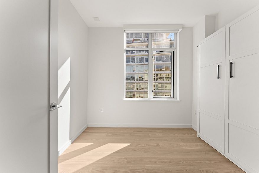 1104 181 W 1st Avenue