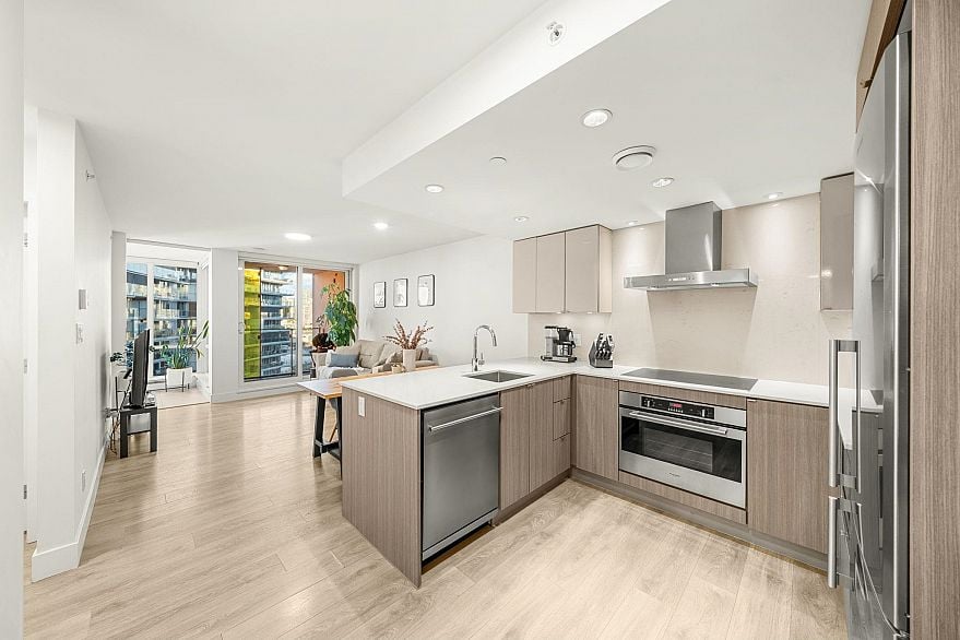 1201 1788 Columbia Street