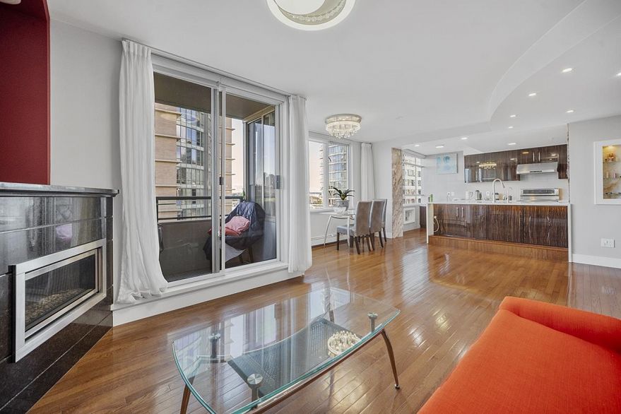 PH1003 1288 Marinaside Crescent