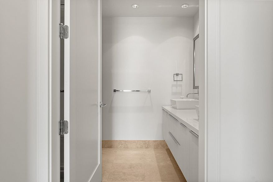 1104 181 W 1st Avenue