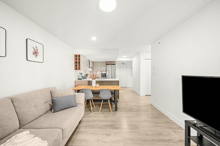 1201 1788 Columbia Street