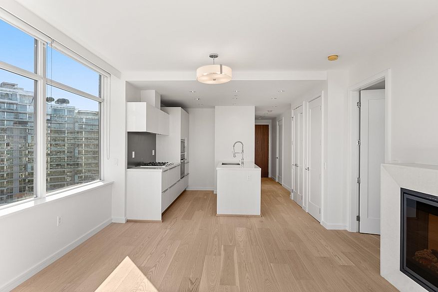 1104 181 W 1st Avenue