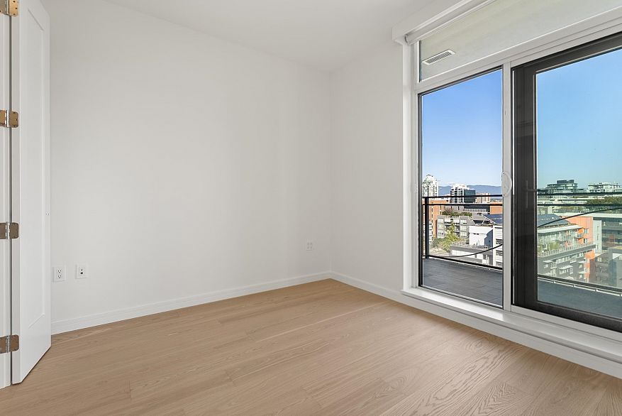 1104 181 W 1st Avenue