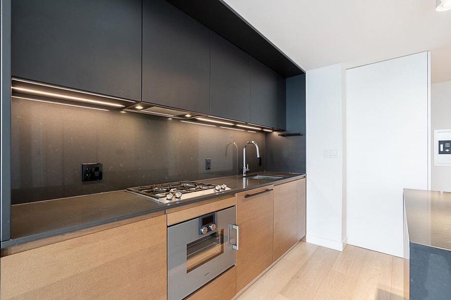 2102 1289 Hornby Street