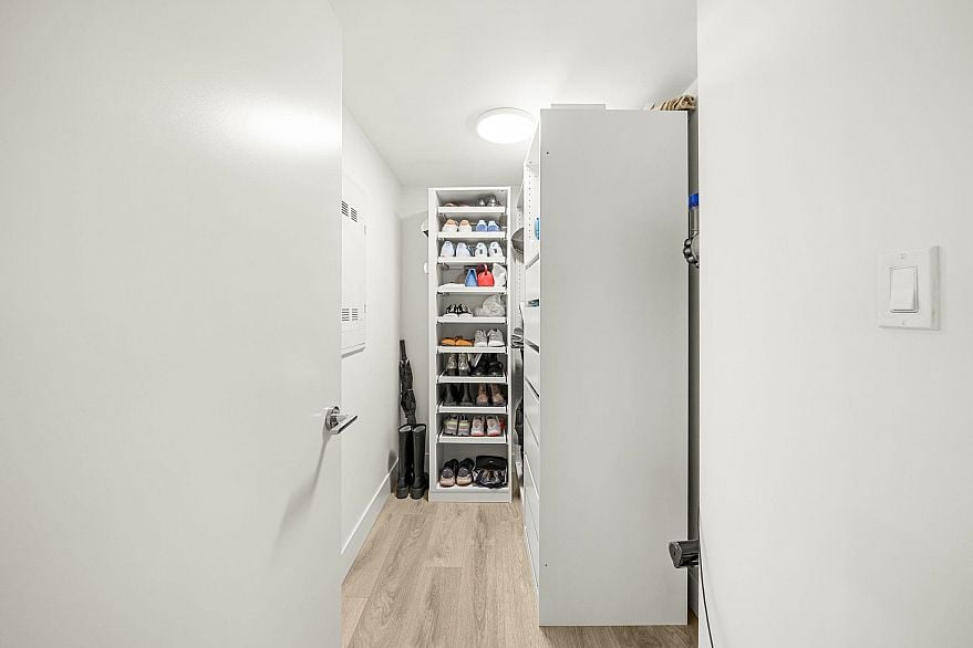 1201 1788 Columbia Street