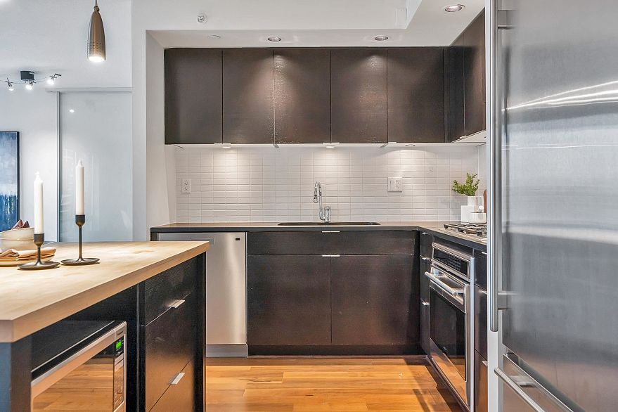 1003 1055 Homer Street