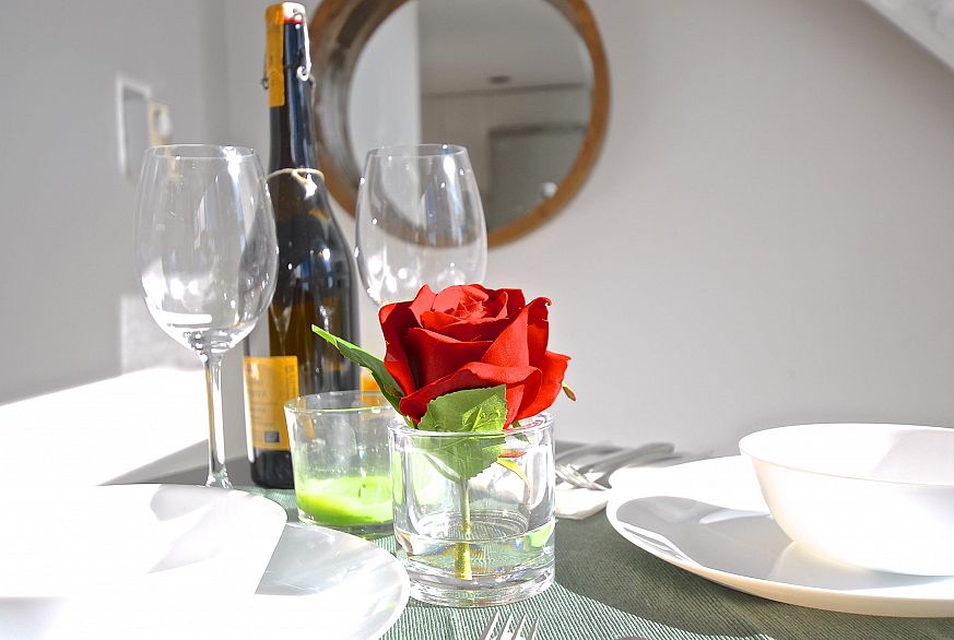 909 933 Seymour Street