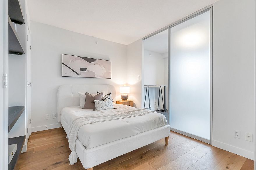 1003 1055 Homer Street