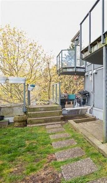 28 1345 W 4th Avenue