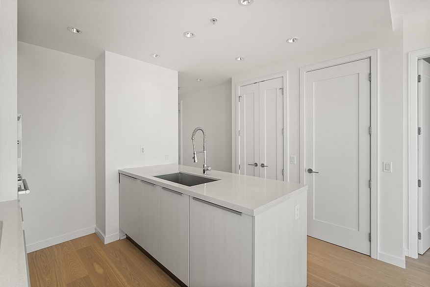 1104 181 W 1st Avenue