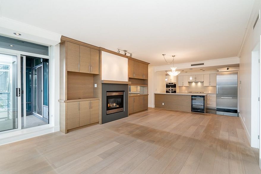 1003 1483 Homer Street