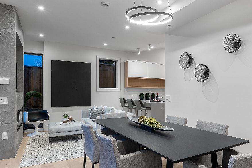 4346 Locarno Crescent