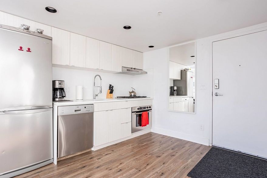 909 933 Seymour Street