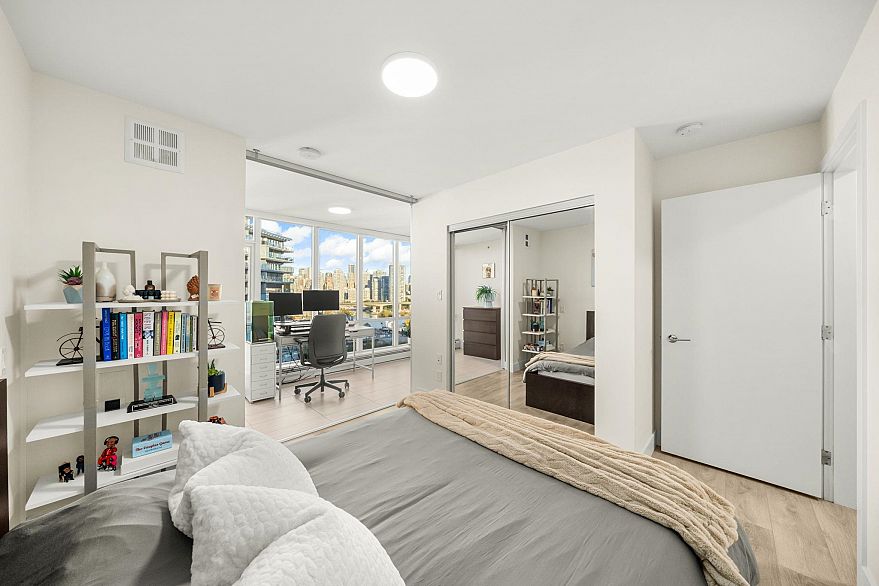 1201 1788 Columbia Street