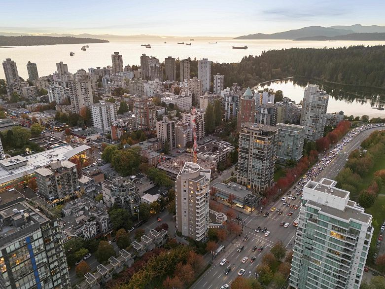 201 1788 W Georgia Street