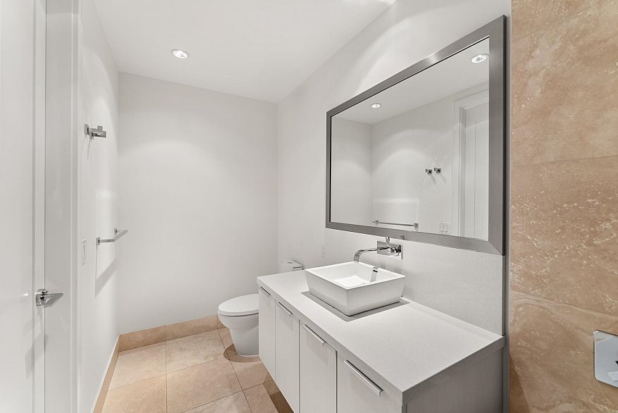 1104 181 W 1st Avenue