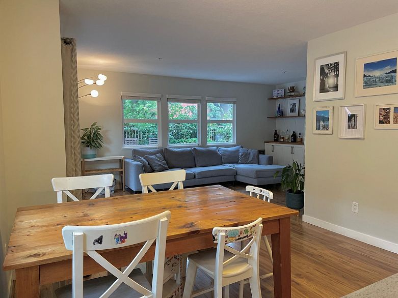 102 3008 Willow Street