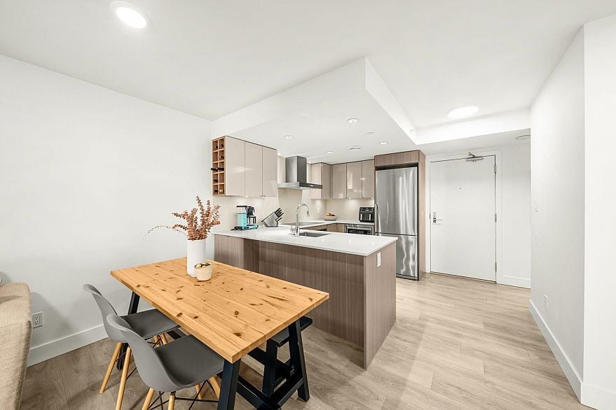 1201 1788 Columbia Street