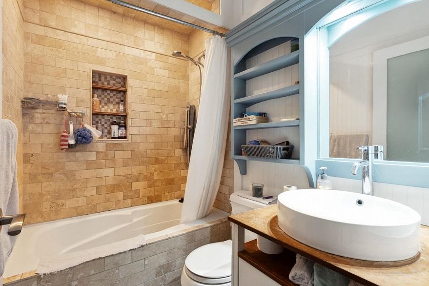 307 980 W 22nd Avenue