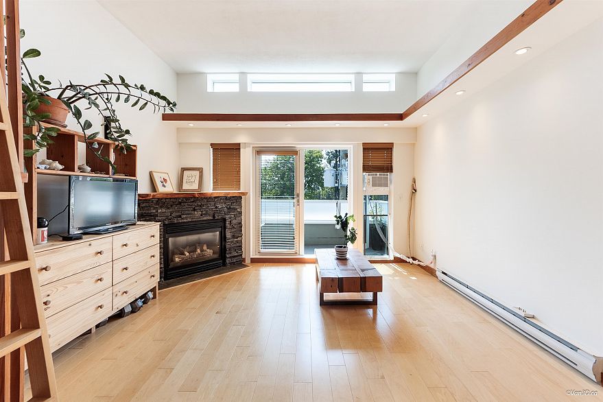 307 980 W 22nd Avenue