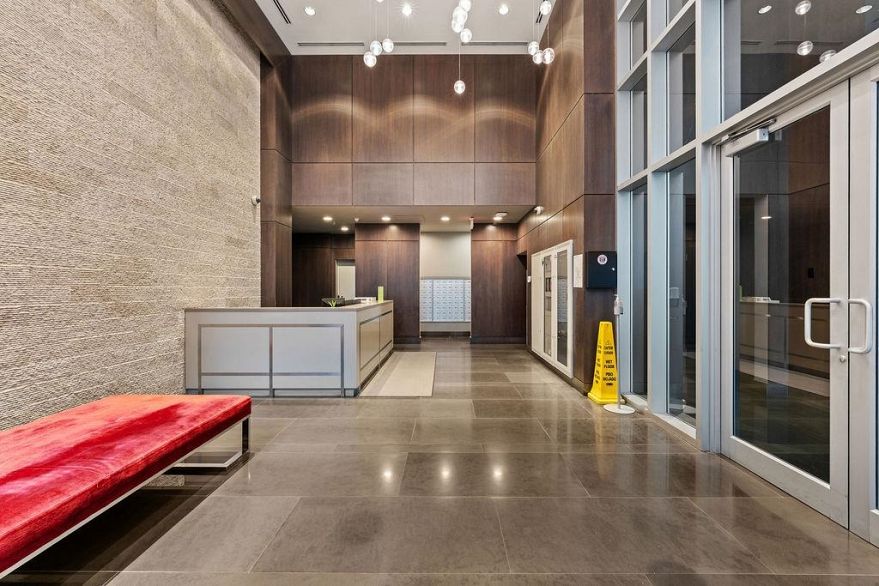 2301 833 Homer Street