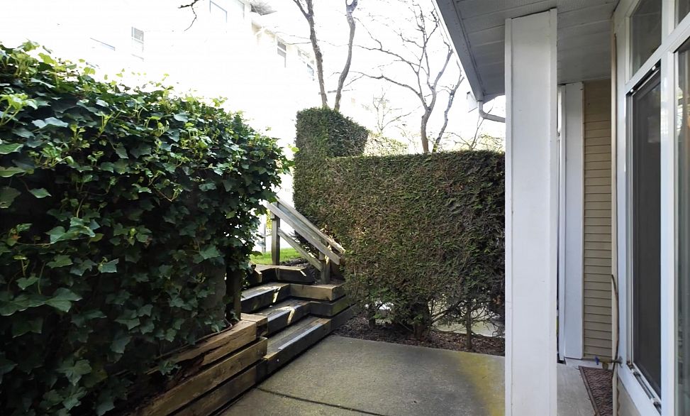 1 3576 Rainier Place