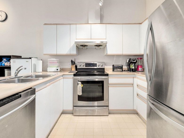 1 3576 Rainier Place