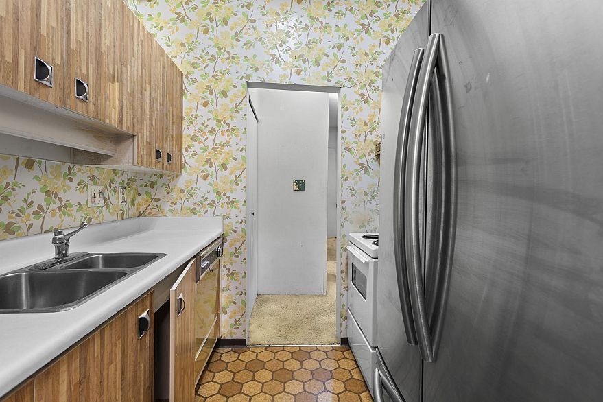 204 1345 W 15th Avenue