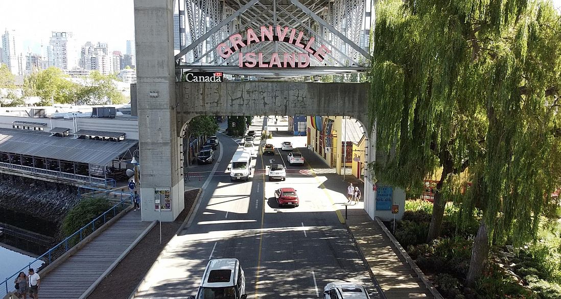 28 1345 W 4th Avenue