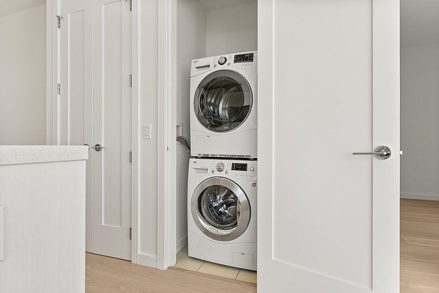 1104 181 W 1st Avenue