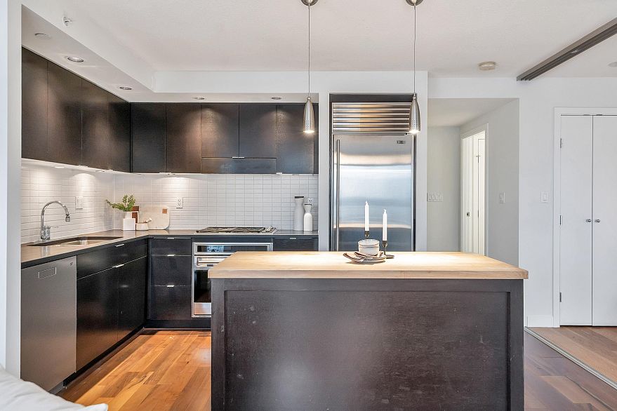 1003 1055 Homer Street