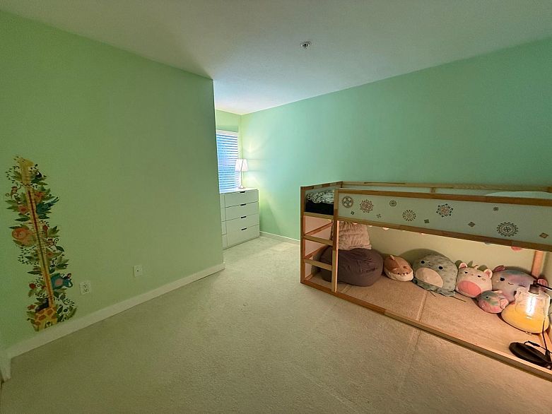 102 3008 Willow Street