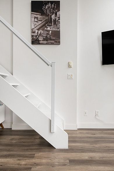 909 933 Seymour Street