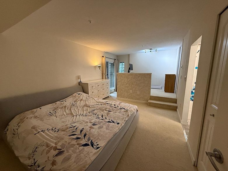 102 3008 Willow Street