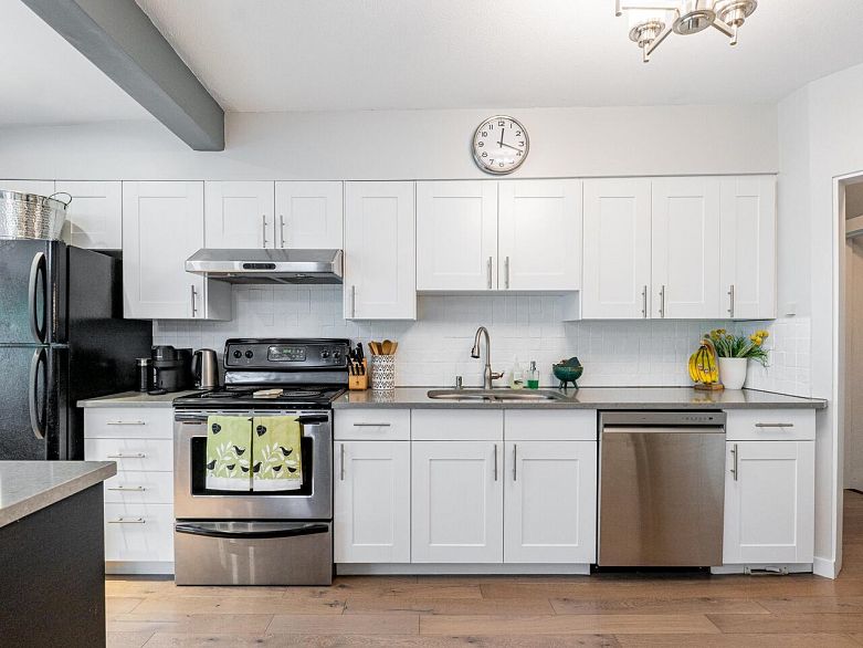 3706 W King Edward Avenue