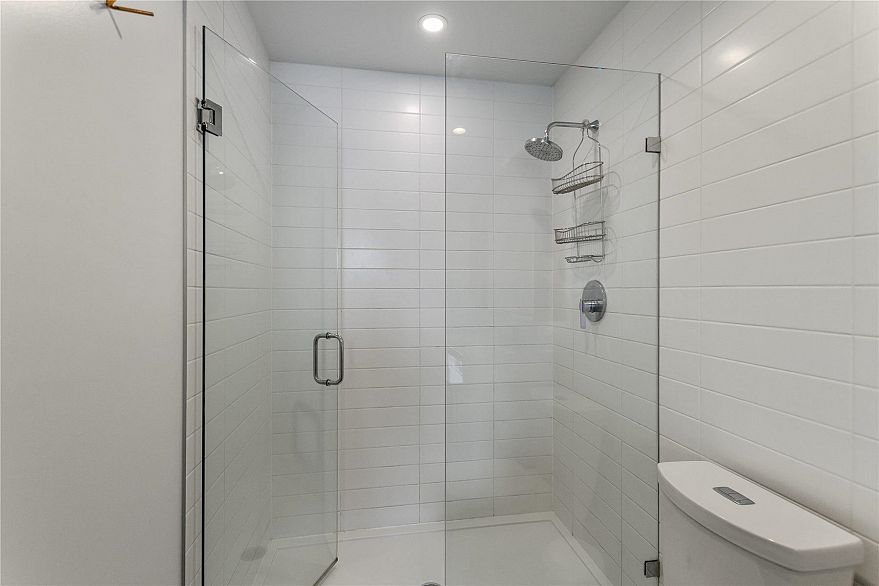 304 557 E Cordova Street