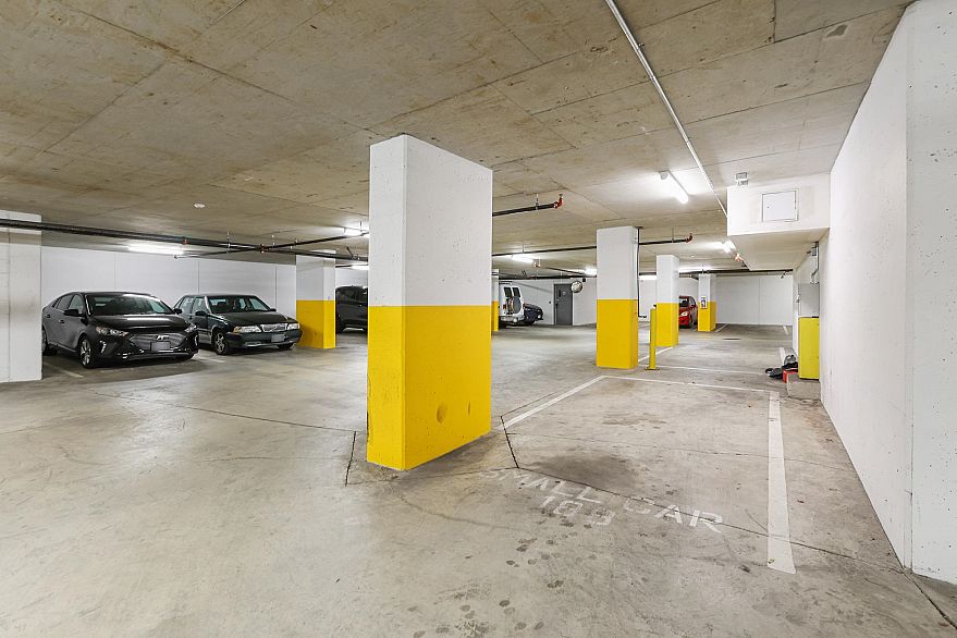 305 933 E Hastings Street