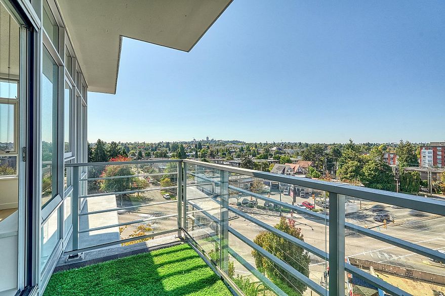 903 2788 Prince Edward Street