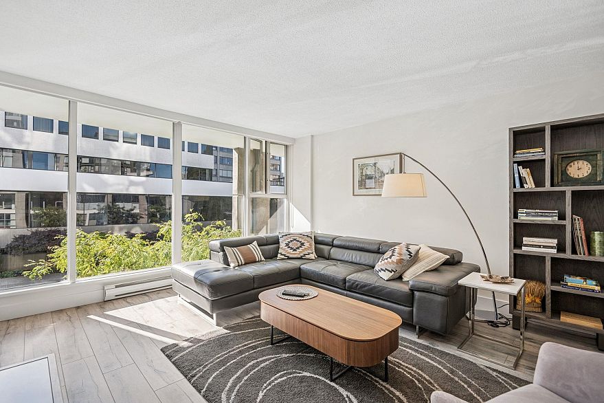 205 1633 W 8th Avenue