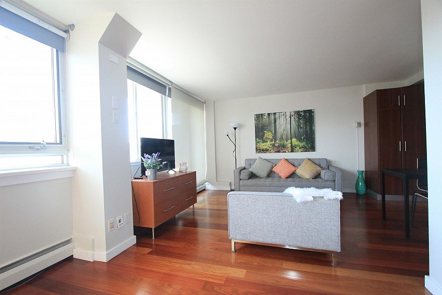 1908 1850 COMOX STREET, Vancouver BC V6G 2P4