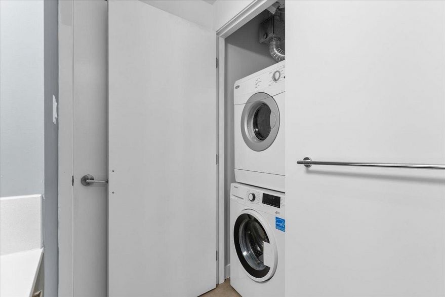 201 2321 Scotia Street