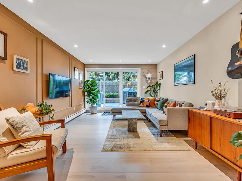 102 334 E 5th Avenue